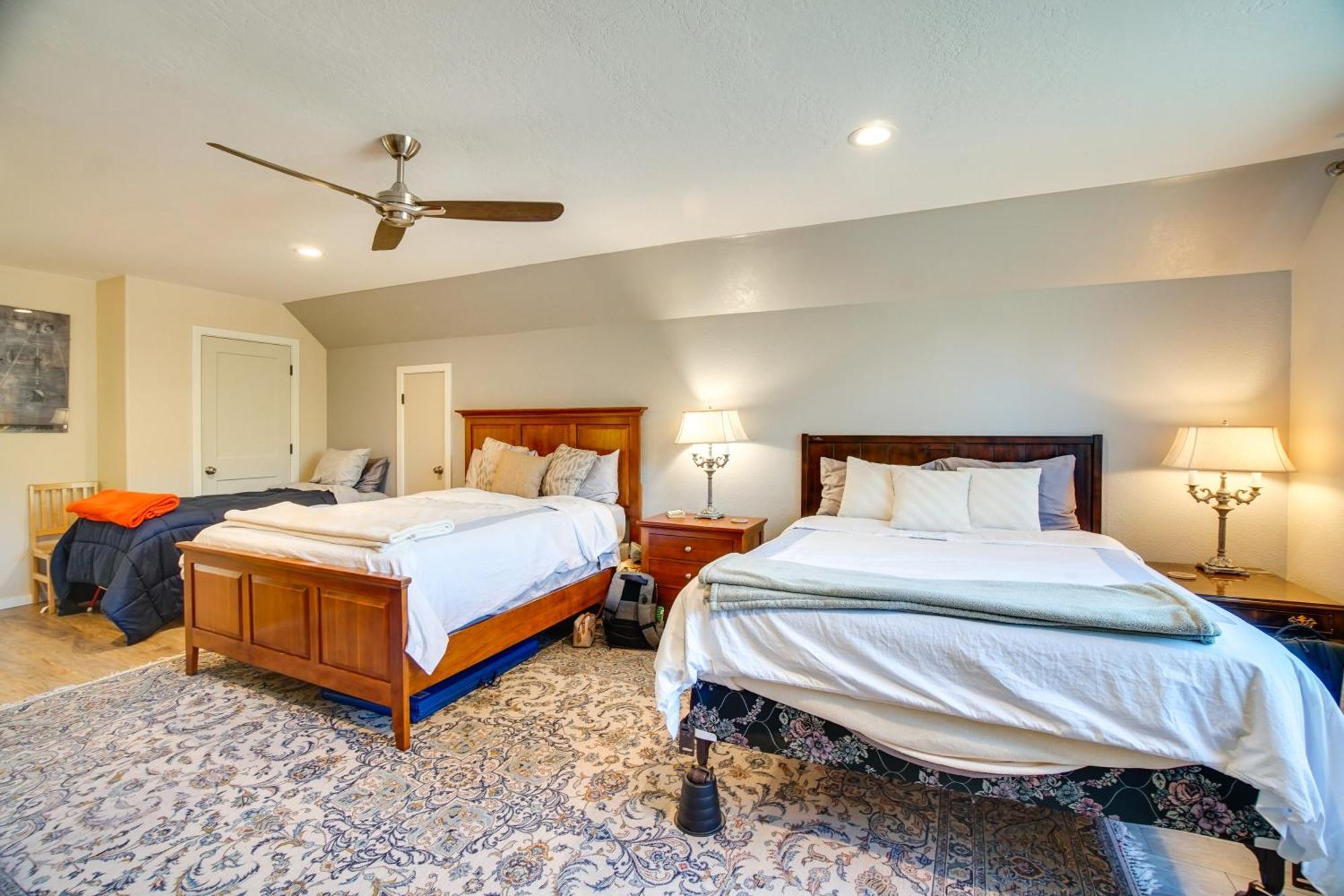 Holiday home Cabin Hideaway With Views, Half Mi To Lake Cascade