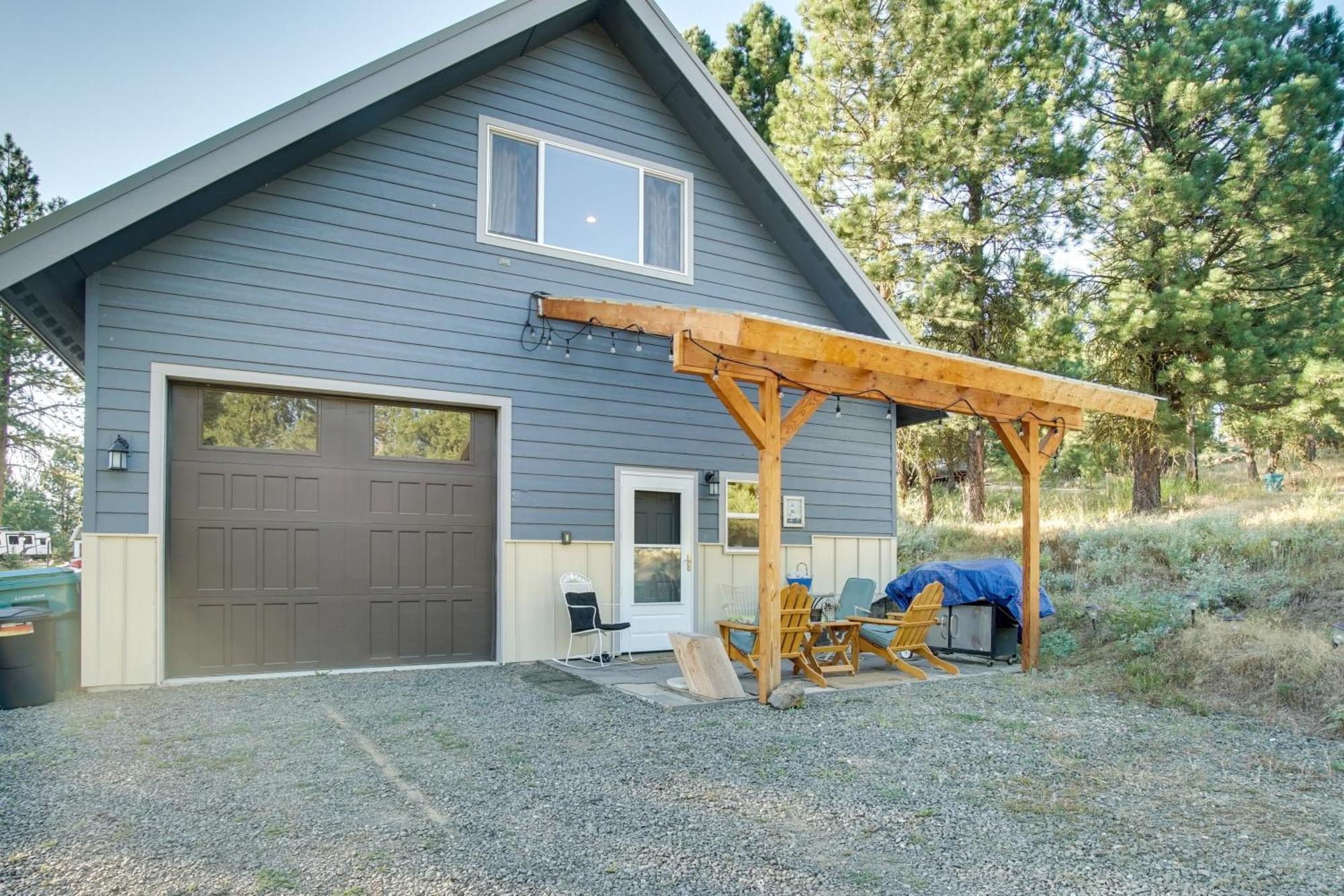 Holiday home Cabin Hideaway With Views, Half Mi To Lake Cascade